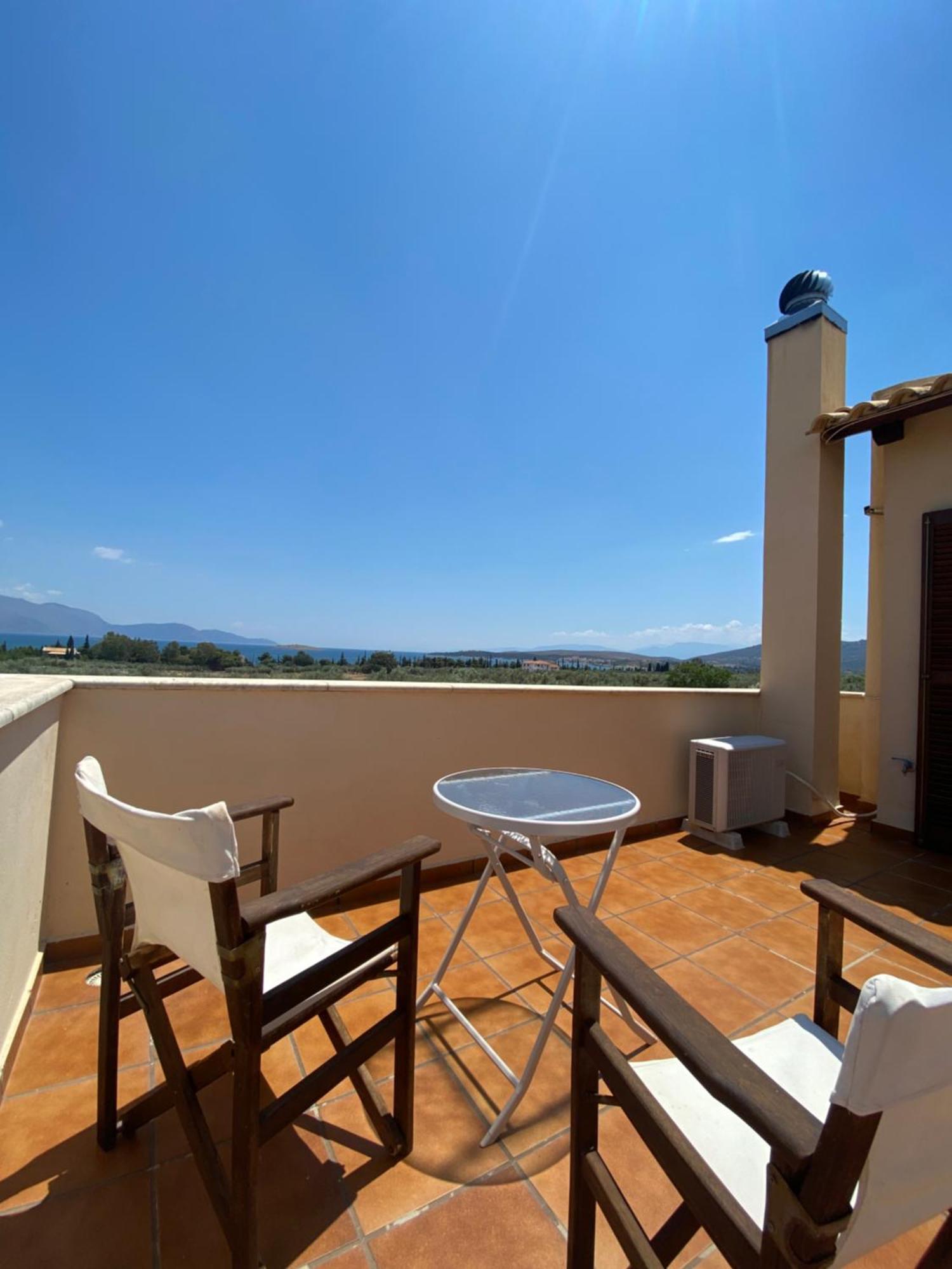 Georges Villa Galaxidi, Family, Pool And Garden المظهر الخارجي الصورة