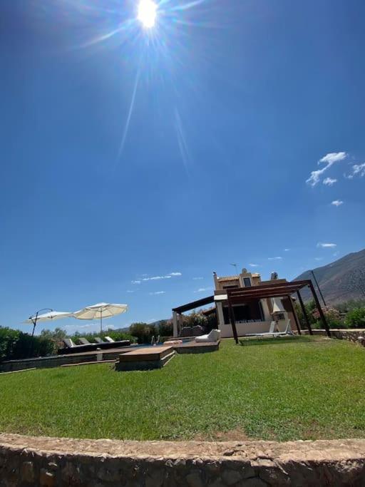 Georges Villa Galaxidi, Family, Pool And Garden المظهر الخارجي الصورة