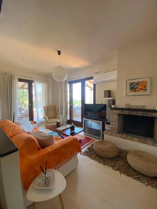 Georges Villa Galaxidi, Family, Pool And Garden المظهر الخارجي الصورة